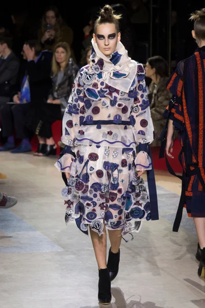 Look 38